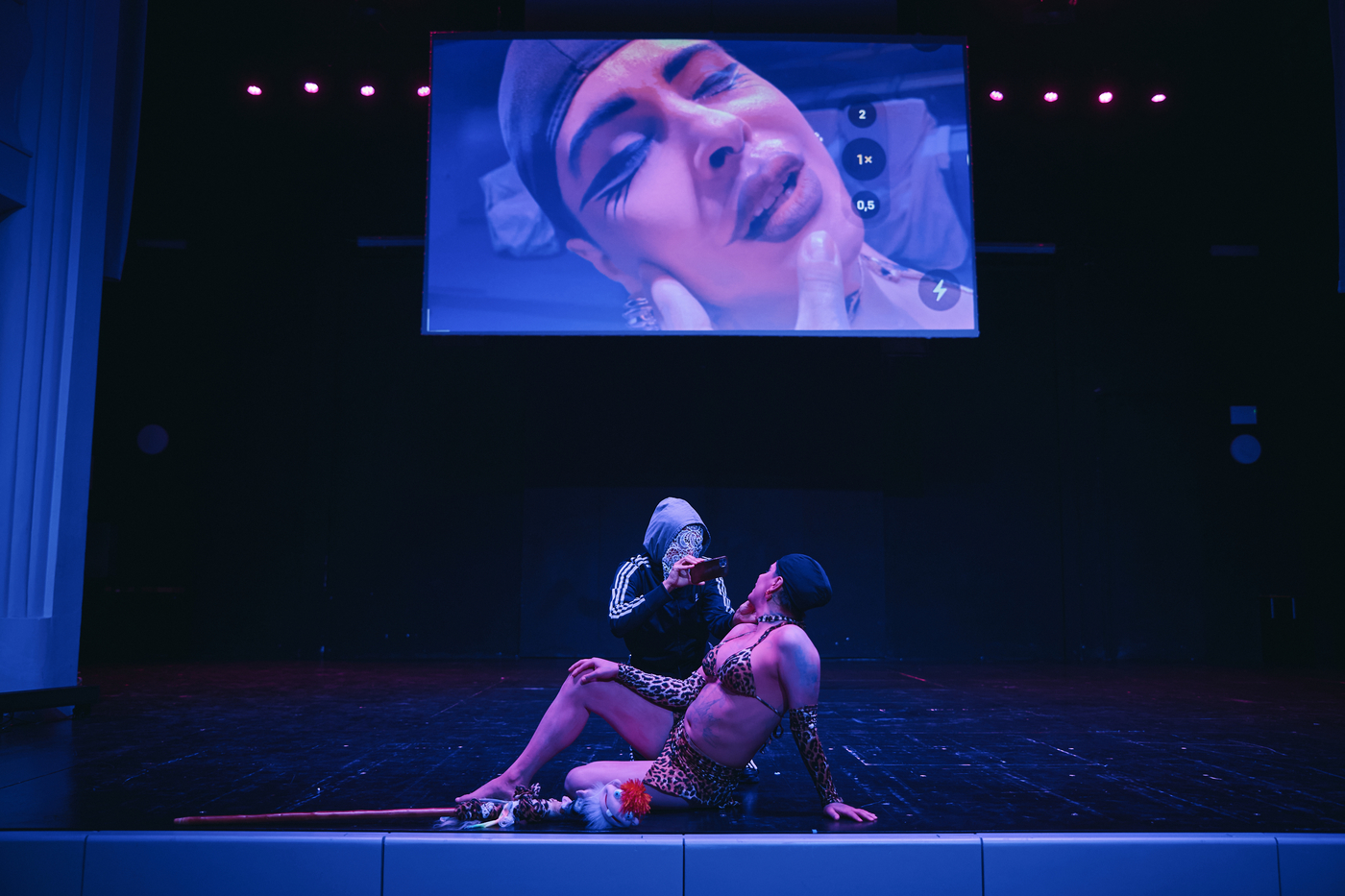 AS MULHERES QUE CELEBRAM AS TESMOFORIAS